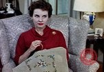 Standbild fahrlässiges Rauchen United States USA, 1962, aus Sekunde 37 historischem Filmmaterial Videoclip 65675044152