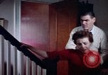 Standbild fahrlässiges Rauchen United States USA, 1962, aus Sekunde 48 historischem Filmmaterial Videoclip 65675044152