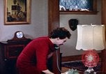 Standbild fahrlässiges Rauchen United States USA, 1962, aus Sekunde 52 historischem Filmmaterial Videoclip 65675044152