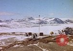 Immagine di Costruzione di linea di rugiada impianti radar Canada, 1954, secondo 23 filmato di repertorio 65675044156
