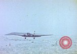 Immagine di Costruzione di linea di rugiada impianti radar Canada, 1954, secondo 36 filmato di repertorio 65675044156