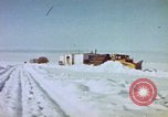 Immagine di Costruzione di linea di rugiada impianti radar Canada, 1954, secondo 51 filmato di repertorio 65675044156