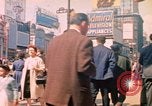 Standbild Die Menschen in der U-Bahn in New York New York City United States USA, 1958, aus Sekunde 8 historischem Filmmaterial Videoclip 65675044162