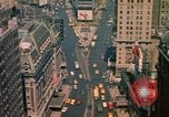 Standbild Die Menschen in der U-Bahn in New York New York City United States USA, 1958, aus Sekunde 12 historischem Filmmaterial Videoclip 65675044162