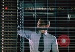 Standbild NORAD Raketenabwehrsimulation im Kalten Krieg United States USA, 1962, aus Sekunde 35 historischem Filmmaterial Videoclip 65675044166
