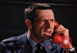 Standbild NORAD Raketenabwehrsimulation im Kalten Krieg United States USA, 1962, aus Sekunde 46 historischem Filmmaterial Videoclip 65675044166