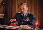 Standbild NORAD Raketenabwehrsimulation im Kalten Krieg United States USA, 1962, aus Sekunde 53 historischem Filmmaterial Videoclip 65675044166