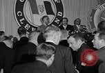 Standbild Bürgermeister Stokes ernennt General Davis Cleveland Ohio USA, 1970, aus Sekunde 6 historischem Filmmaterial Videoclip 65675044197
