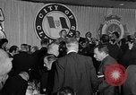 Standbild Bürgermeister Stokes ernennt General Davis Cleveland Ohio USA, 1970, aus Sekunde 8 historischem Filmmaterial Videoclip 65675044197
