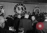 Standbild Bürgermeister Stokes ernennt General Davis Cleveland Ohio USA, 1970, aus Sekunde 10 historischem Filmmaterial Videoclip 65675044197
