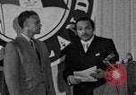Standbild Bürgermeister Stokes ernennt General Davis Cleveland Ohio USA, 1970, aus Sekunde 23 historischem Filmmaterial Videoclip 65675044197