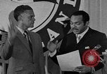 Standbild Bürgermeister Stokes ernennt General Davis Cleveland Ohio USA, 1970, aus Sekunde 24 historischem Filmmaterial Videoclip 65675044197