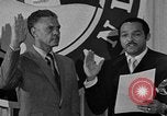Standbild Bürgermeister Stokes ernennt General Davis Cleveland Ohio USA, 1970, aus Sekunde 28 historischem Filmmaterial Videoclip 65675044197