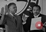 Standbild Bürgermeister Stokes ernennt General Davis Cleveland Ohio USA, 1970, aus Sekunde 31 historischem Filmmaterial Videoclip 65675044197