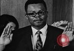 Standbild Bürgermeister Stokes ernennt General Davis Cleveland Ohio USA, 1970, aus Sekunde 33 historischem Filmmaterial Videoclip 65675044197