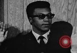 Standbild Bürgermeister Stokes ernennt General Davis Cleveland Ohio USA, 1970, aus Sekunde 39 historischem Filmmaterial Videoclip 65675044197