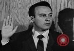 Standbild Bürgermeister Stokes ernennt General Davis Cleveland Ohio USA, 1970, aus Sekunde 46 historischem Filmmaterial Videoclip 65675044197