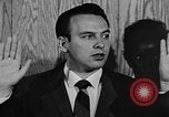Standbild Bürgermeister Stokes ernennt General Davis Cleveland Ohio USA, 1970, aus Sekunde 48 historischem Filmmaterial Videoclip 65675044197