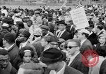 Image foule se rassemble pour troisième Selma à Montgomery mars Selma Alabama USA, 1965, de la seconde 13 séquences d'archives historiques vidéo 65675044200