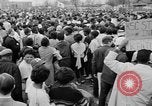 Image foule se rassemble pour troisième Selma à Montgomery mars Selma Alabama USA, 1965, de la seconde 26 séquences d'archives historiques vidéo 65675044200