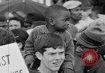 Image foule se rassemble pour troisième Selma à Montgomery mars Selma Alabama USA, 1965, de la seconde 51 séquences d'archives historiques vidéo 65675044200