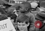 Image foule se rassemble pour troisième Selma à Montgomery mars Selma Alabama USA, 1965, de la seconde 60 séquences d'archives historiques vidéo 65675044200