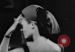 Immagine di Designer tedesco Germania, 1964, secondo 16 filmato di repertorio 65675044216