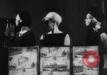Immagine di Designer tedesco Germania, 1964, secondo 43 filmato di repertorio 65675044216