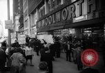 Immagine di I diritti civili manifestazione contro FW Woolworth memorizza New York City USA, 1962, secondo 6 filmato di repertorio 65675044239