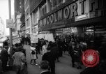 Immagine di I diritti civili manifestazione contro FW Woolworth memorizza New York City USA, 1962, secondo 8 filmato di repertorio 65675044239