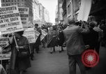 Immagine di I diritti civili manifestazione contro FW Woolworth memorizza New York City USA, 1962, secondo 11 filmato di repertorio 65675044239