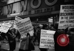 Immagine di I diritti civili manifestazione contro FW Woolworth memorizza New York City USA, 1962, secondo 22 filmato di repertorio 65675044239