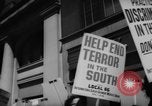 Immagine di I diritti civili manifestazione contro FW Woolworth memorizza New York City USA, 1962, secondo 31 filmato di repertorio 65675044239