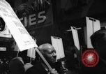 Immagine di I diritti civili manifestazione contro FW Woolworth memorizza New York City USA, 1962, secondo 55 filmato di repertorio 65675044239