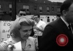Immagine di I dimostranti New York City USA, 1962, secondo 10 filmato di repertorio 65675044240