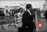 Immagine di I dimostranti New York City USA, 1962, secondo 31 filmato di repertorio 65675044240