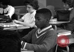 Immagine di Integrato di alta classe della scuola United States USA, 1962, secondo 16 filmato di repertorio 65675044243