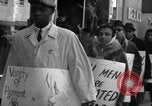Immagine di Gli afroamericani picket una caffetteria di New York City New York City USA, 1962, secondo 4 filmato di repertorio 65675044244