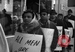 Immagine di Gli afroamericani picket una caffetteria di New York City New York City USA, 1962, secondo 6 filmato di repertorio 65675044244