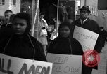 Immagine di Gli afroamericani picket una caffetteria di New York City New York City USA, 1962, secondo 12 filmato di repertorio 65675044244