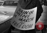 Immagine di Gli afroamericani picket una caffetteria di New York City New York City USA, 1962, secondo 43 filmato di repertorio 65675044244