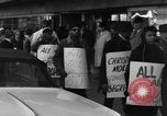 Immagine di Gli afroamericani picket una caffetteria di New York City New York City USA, 1962, secondo 54 filmato di repertorio 65675044244