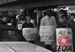 Immagine di Gli afroamericani picket una caffetteria di New York City New York City USA, 1962, secondo 59 filmato di repertorio 65675044244