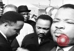 Standbild Martin Luther King Jr auf Bürgerrechte März Selma Alabama USA, 1965, aus Sekunde 12 historischem Filmmaterial Videoclip 65675044289