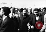 Standbild Martin Luther King Jr auf Bürgerrechte März Selma Alabama USA, 1965, aus Sekunde 24 historischem Filmmaterial Videoclip 65675044289
