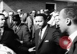 Standbild Martin Luther King Jr auf Bürgerrechte März Selma Alabama USA, 1965, aus Sekunde 26 historischem Filmmaterial Videoclip 65675044289