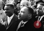 Standbild Martin Luther King Jr auf Bürgerrechte März Selma Alabama USA, 1965, aus Sekunde 36 historischem Filmmaterial Videoclip 65675044289