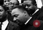 Standbild Martin Luther King Jr Selma Alabama USA, 1965, aus Sekunde 14 historischem Filmmaterial Videoclip 65675044293