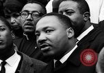 Standbild Martin Luther King Jr Selma Alabama USA, 1965, aus Sekunde 22 historischem Filmmaterial Videoclip 65675044293