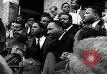 Standbild Martin Luther King Jr Selma Alabama USA, 1965, aus Sekunde 31 historischem Filmmaterial Videoclip 65675044293